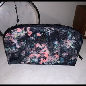 Lulu Lemon Make Up Bag